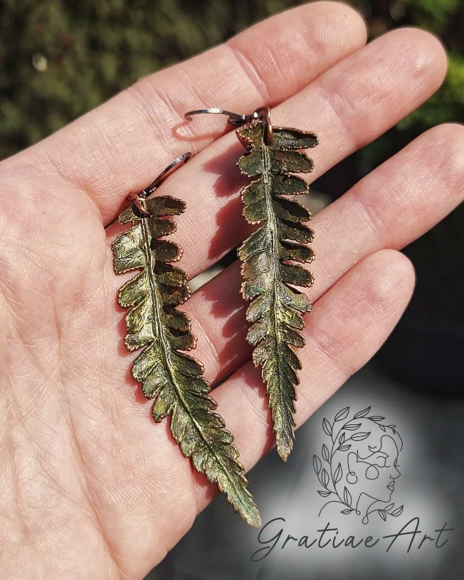 Pokovené náušnice - kapradina zelená 8,5 cm 