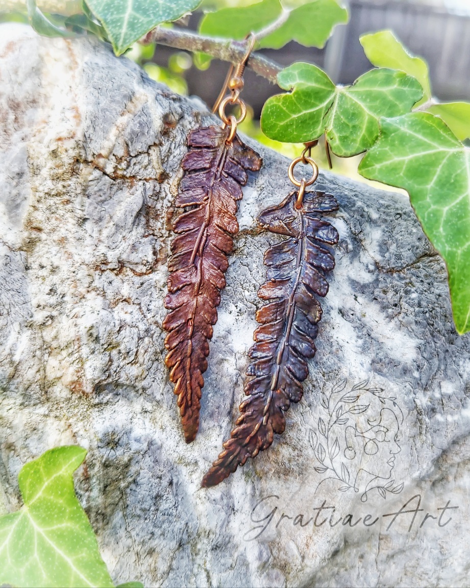 Pokovené náušnice - kapradina hnědá 8,5cm